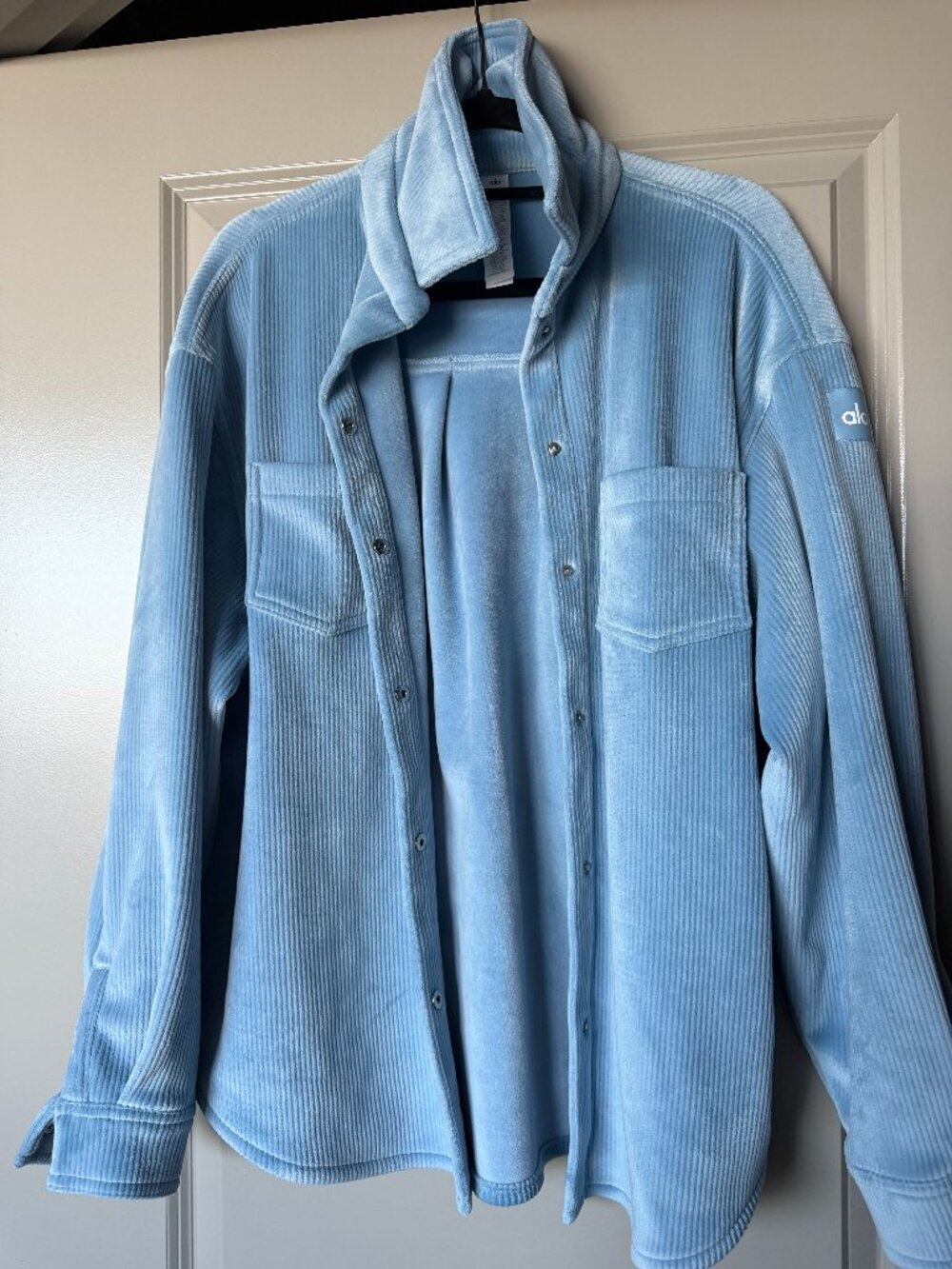 1. Alo Yoga Light Blue Corduroy Overshirt Small